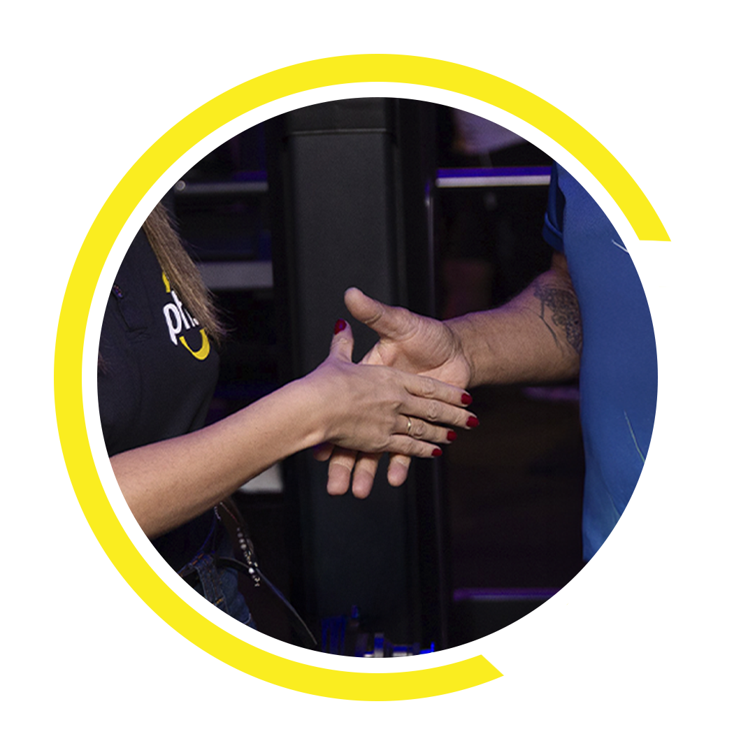 Comunidade Ativa Ph.D Sports - Alunos motivados e ambiente acolhedor para sua jornada fitness